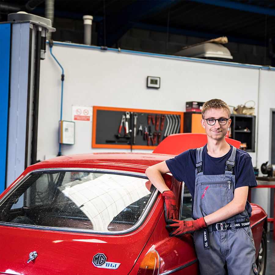 photos de l'équipe du garage des corbières